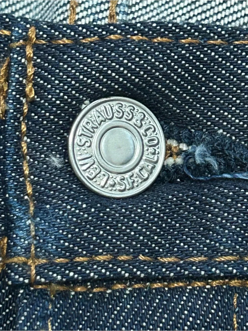 Levi’s Men’s 501 Regular Fit Straight Blue Dark Wash Jeans 33x34 Buttons Cotton